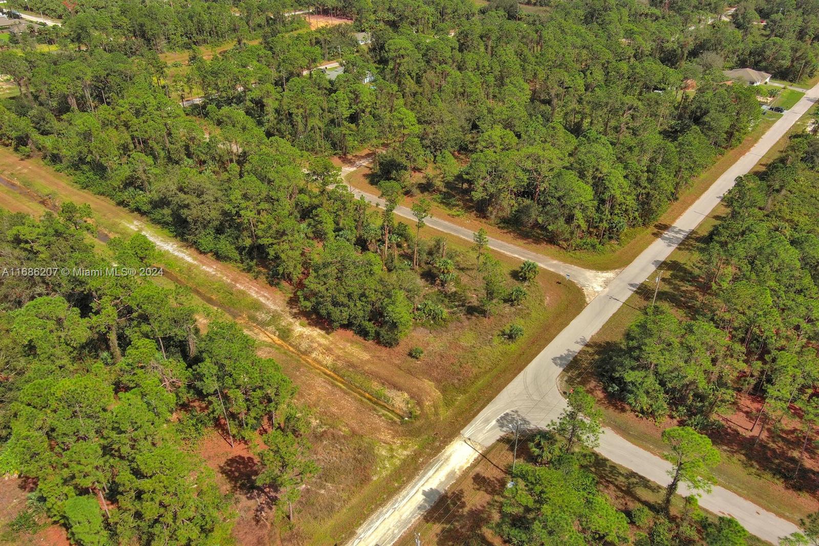 LEHIGH ACRES - Land