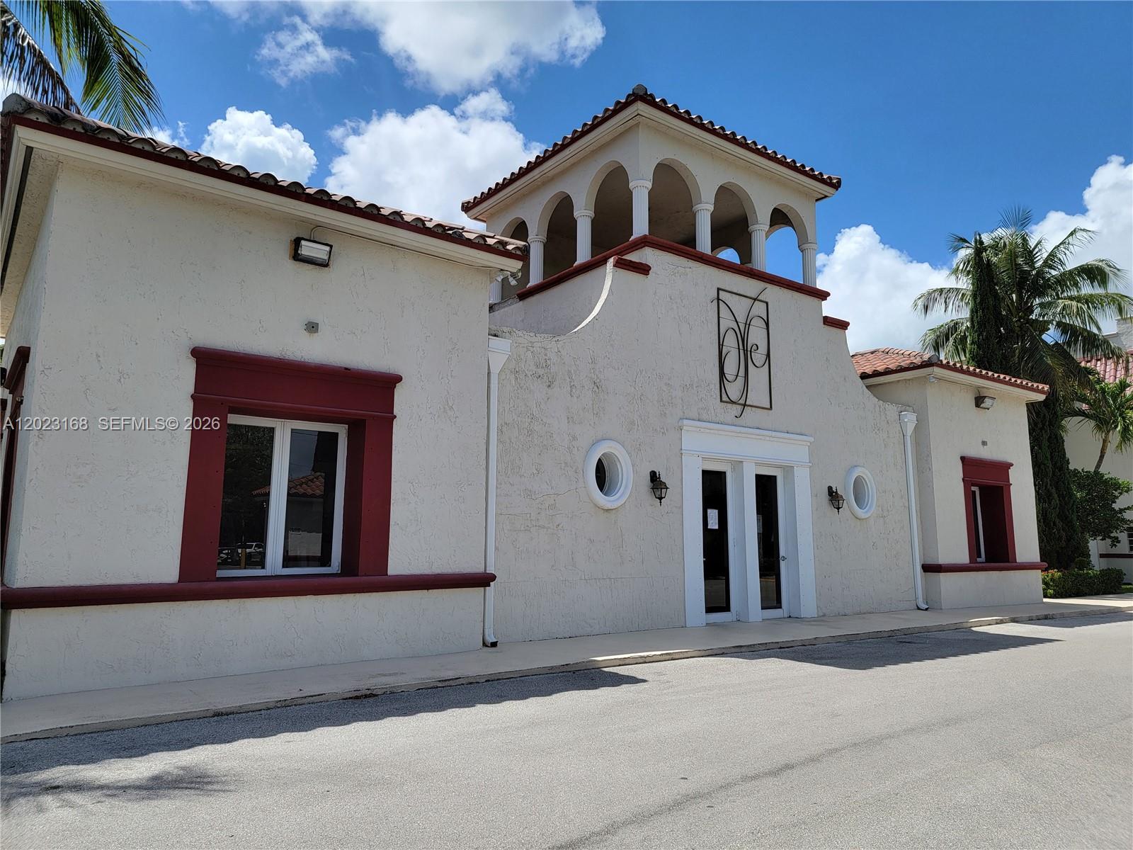 VILLAS OF PINECREST CONDO - Residential