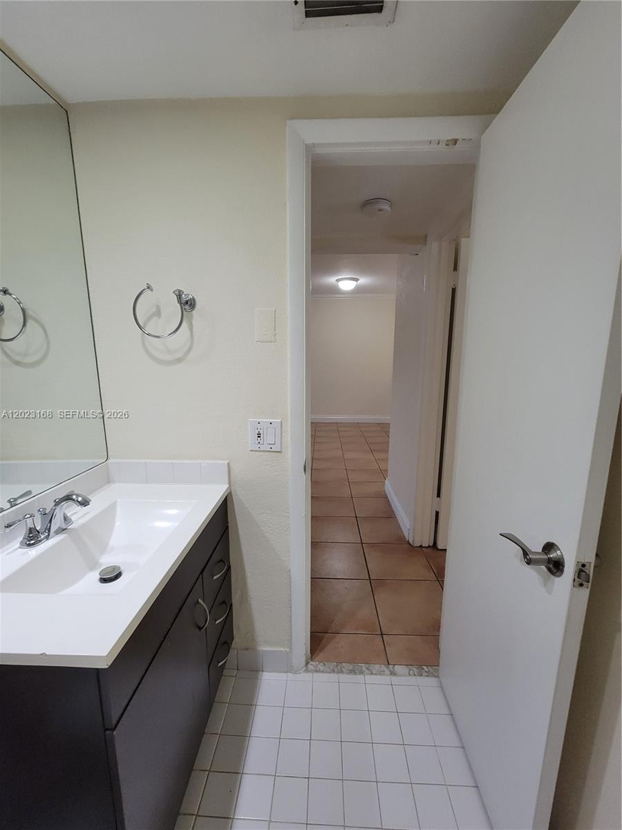 VILLAS OF PINECREST CONDO - Residential