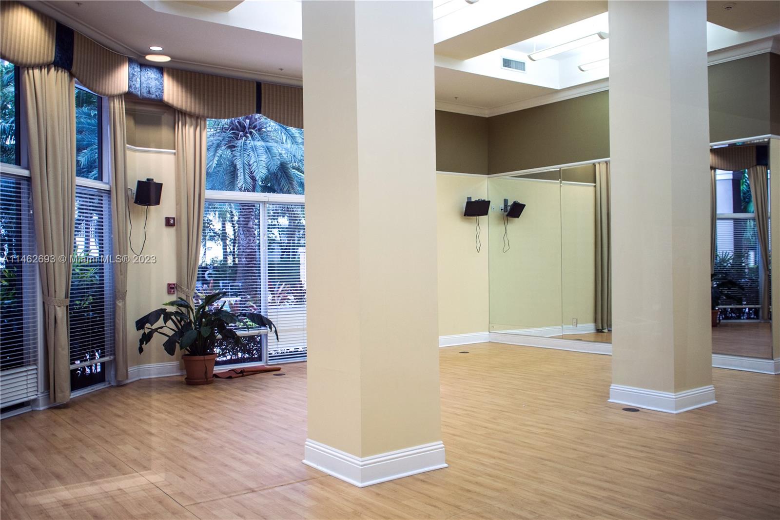 PORTO BELLAGIO CONDO - Residential Lease