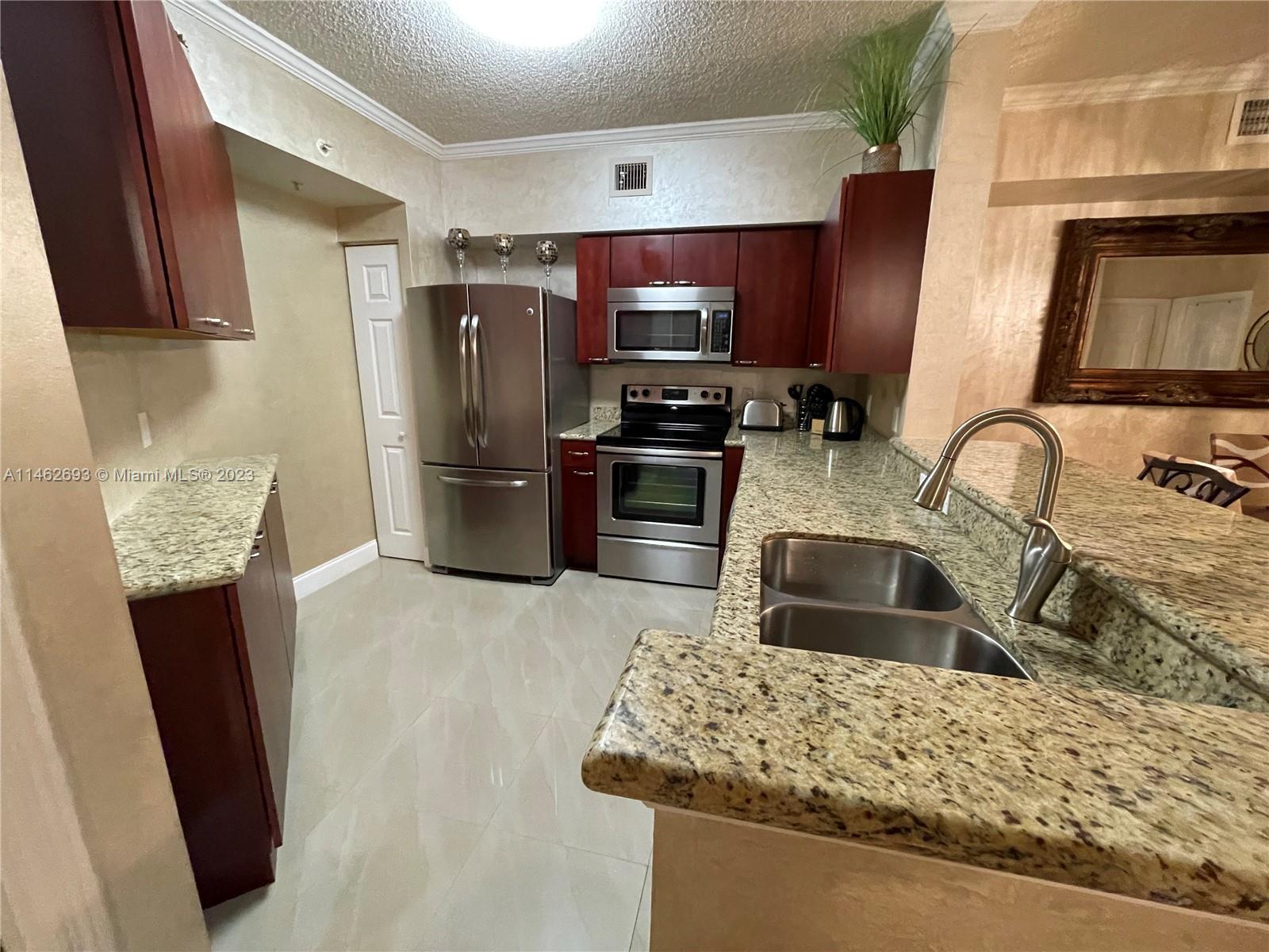 PORTO BELLAGIO CONDO - Residential Lease