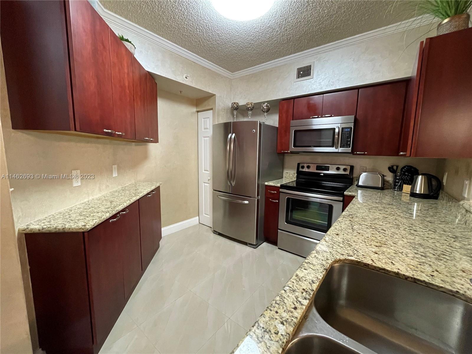 PORTO BELLAGIO CONDO - Residential Lease