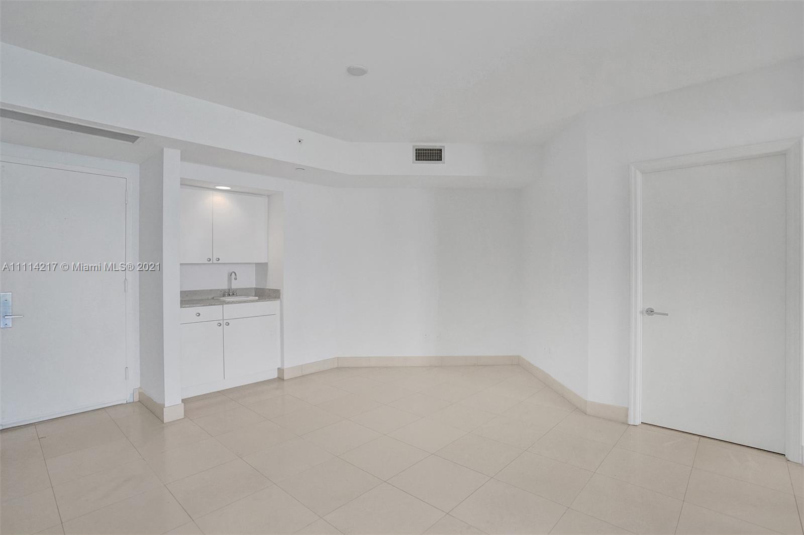 GREEN DIAMOND CONDO - Residential Lease