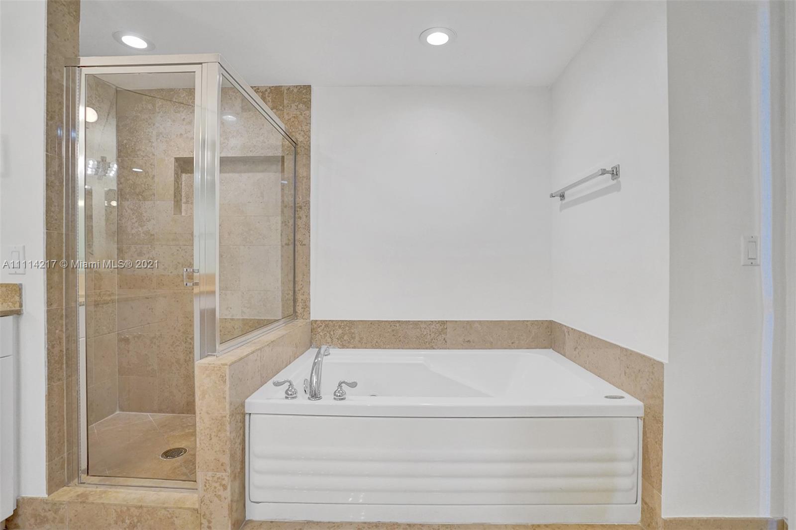 GREEN DIAMOND CONDO - Residential Lease