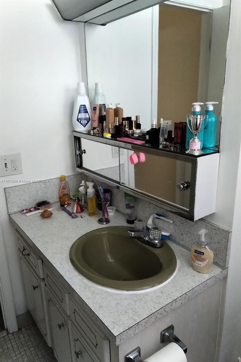 BISC LAKE GARDENS NO 2 BL - Residential