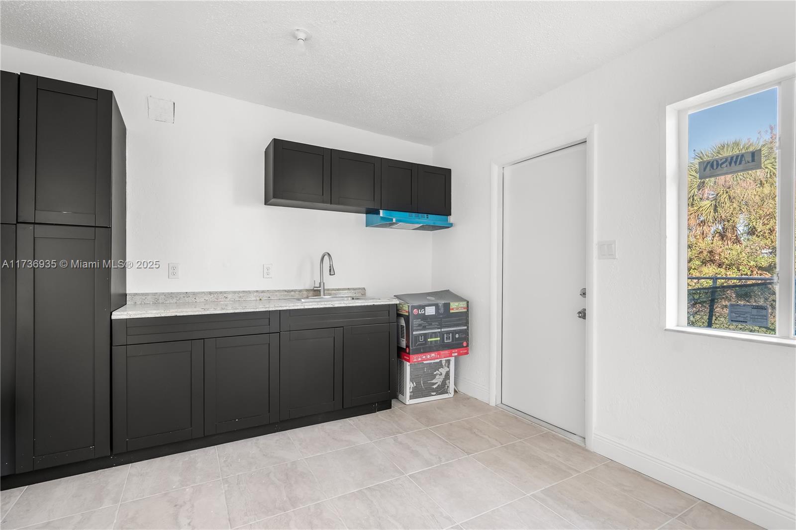 35-48-42 E 50 OF W 200 OF - Residential Income