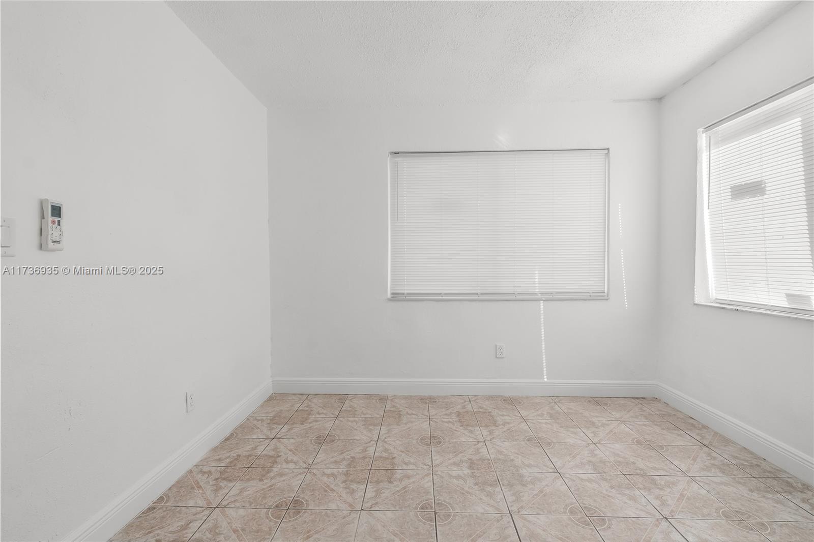35-48-42 E 50 OF W 200 OF - Residential Income