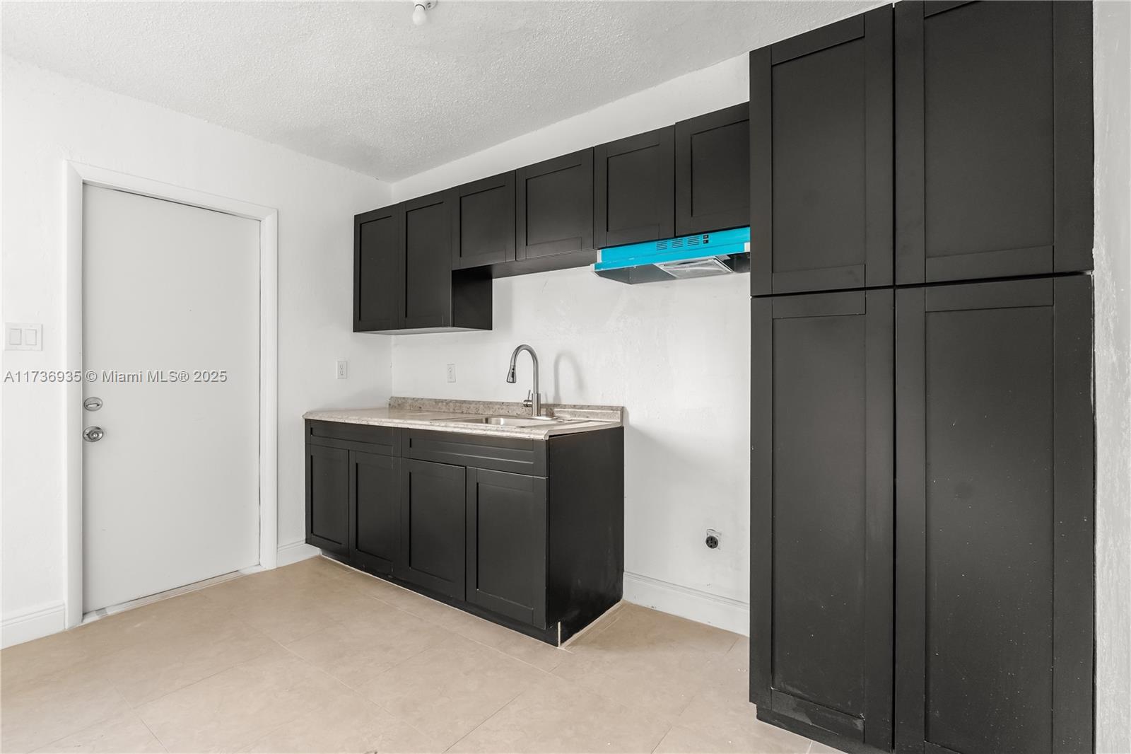 35-48-42 E 50 OF W 200 OF - Residential Income