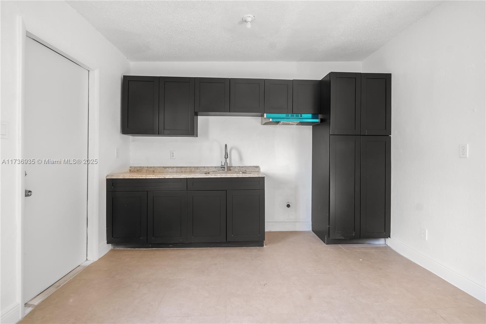 35-48-42 E 50 OF W 200 OF - Residential Income