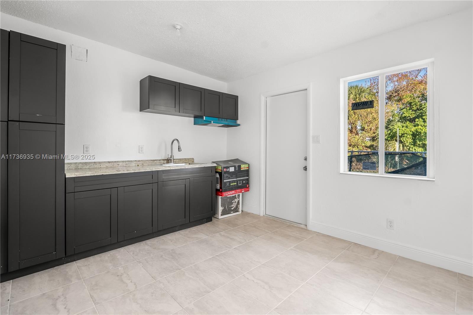 35-48-42 E 50 OF W 200 OF - Residential Income