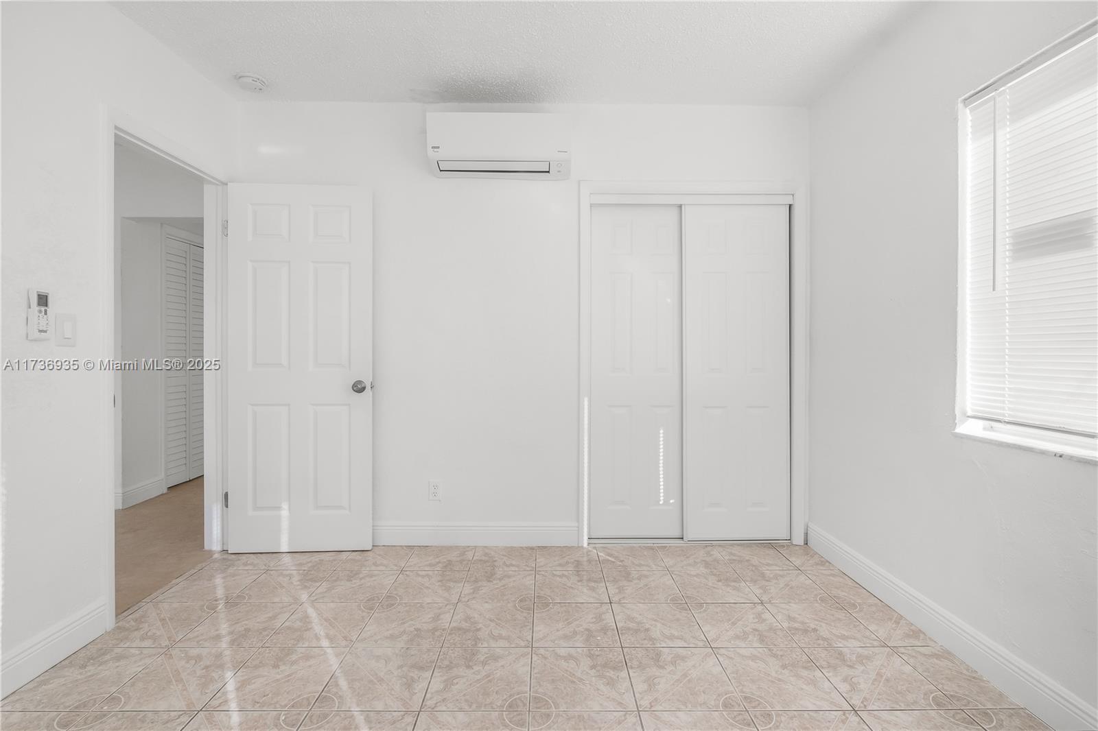 35-48-42 E 50 OF W 200 OF - Residential Income