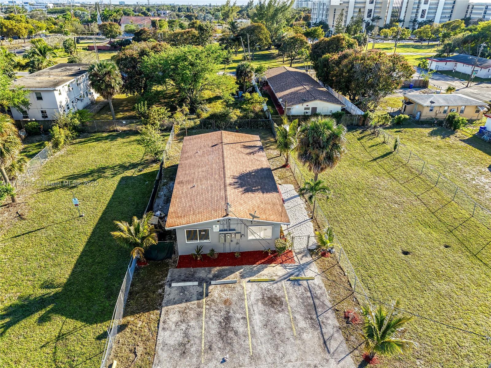 35-48-42 E 50 OF W 200 OF - Residential Income