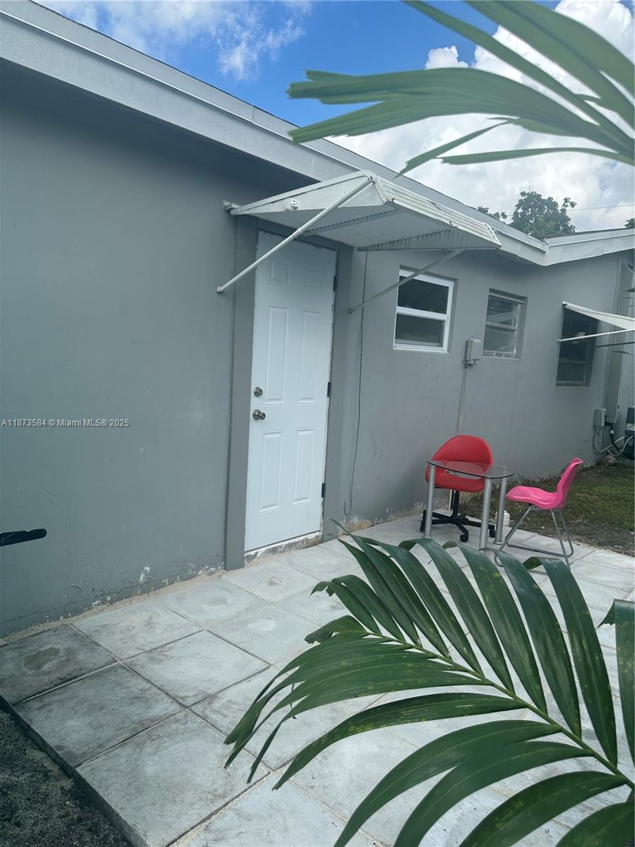 DRIFTWOOD PLAZA - Residential Lease