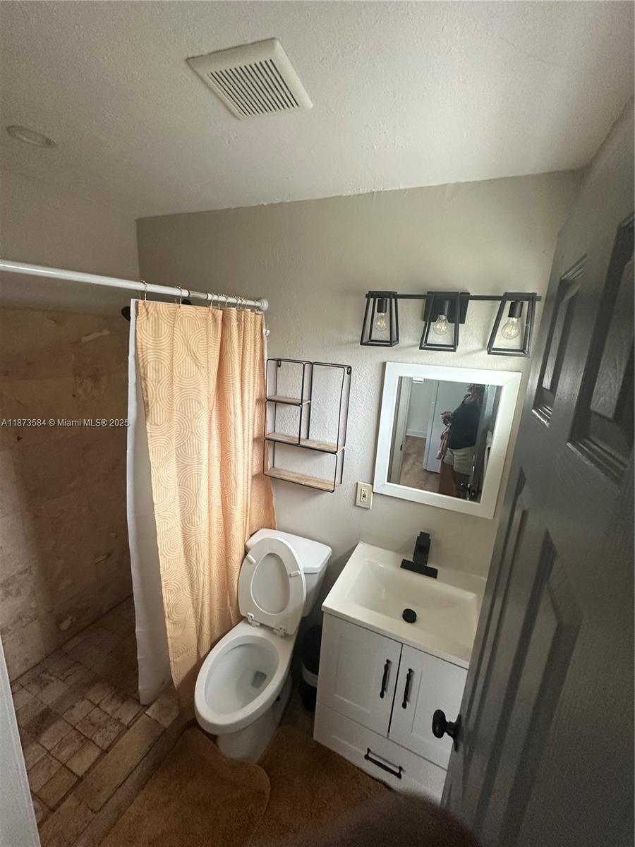 DRIFTWOOD PLAZA - Residential Lease