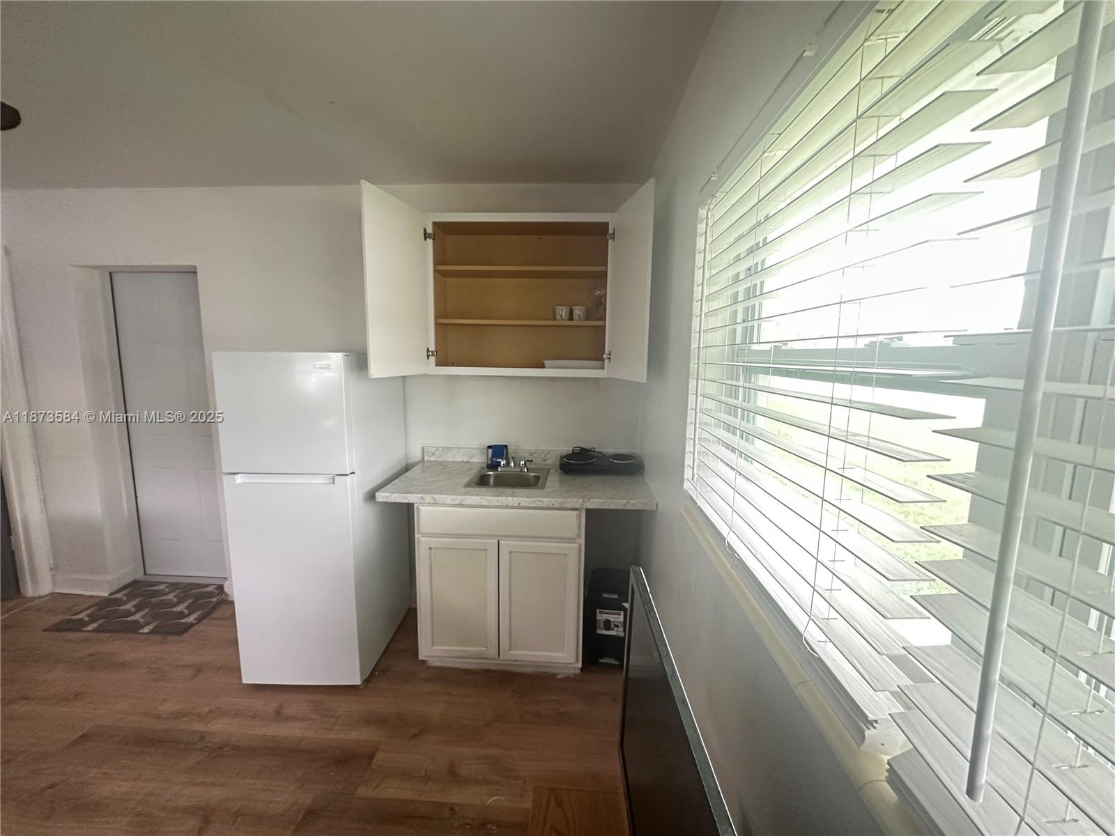 DRIFTWOOD PLAZA - Residential Lease
