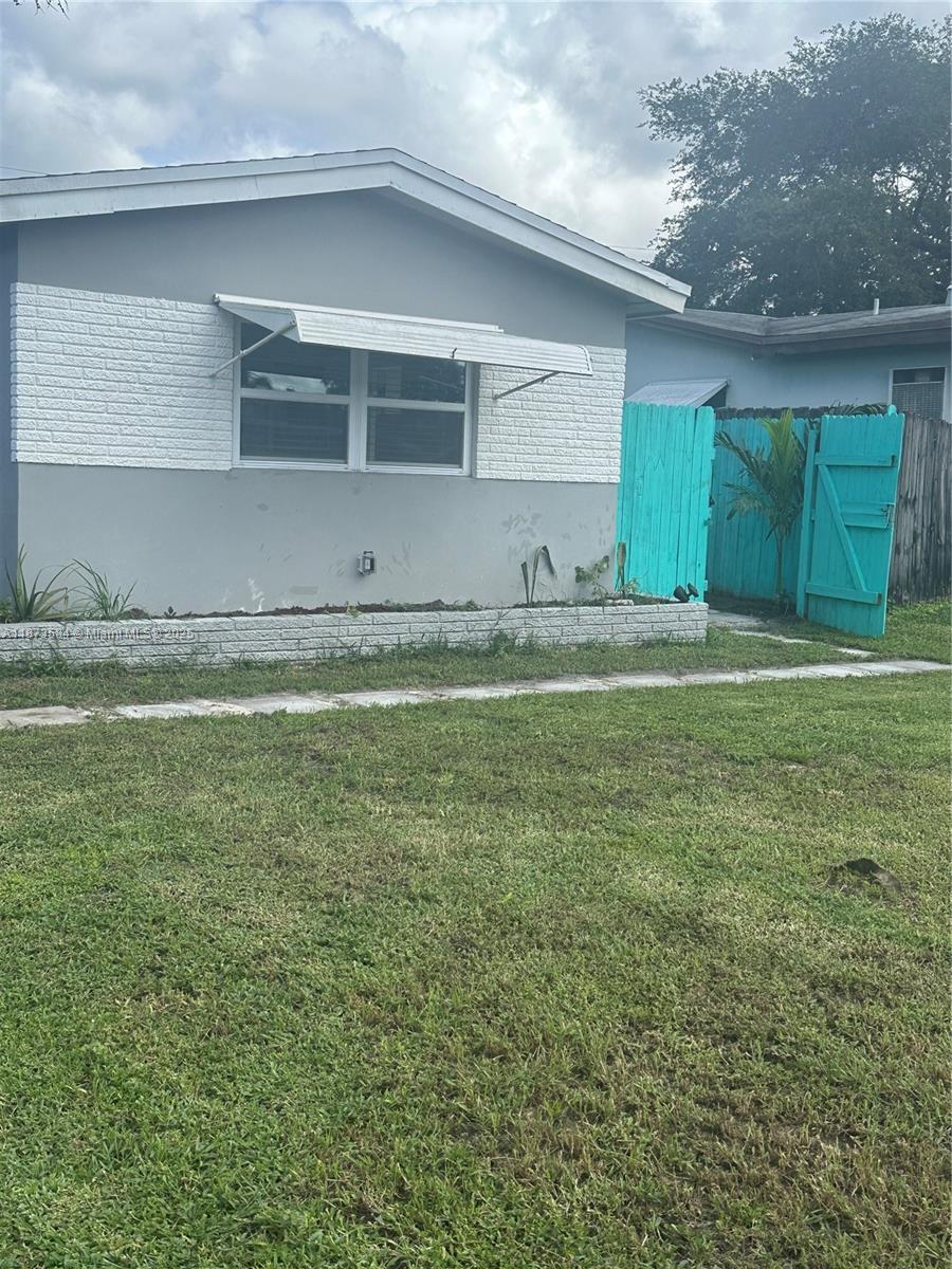 DRIFTWOOD PLAZA - Residential Lease