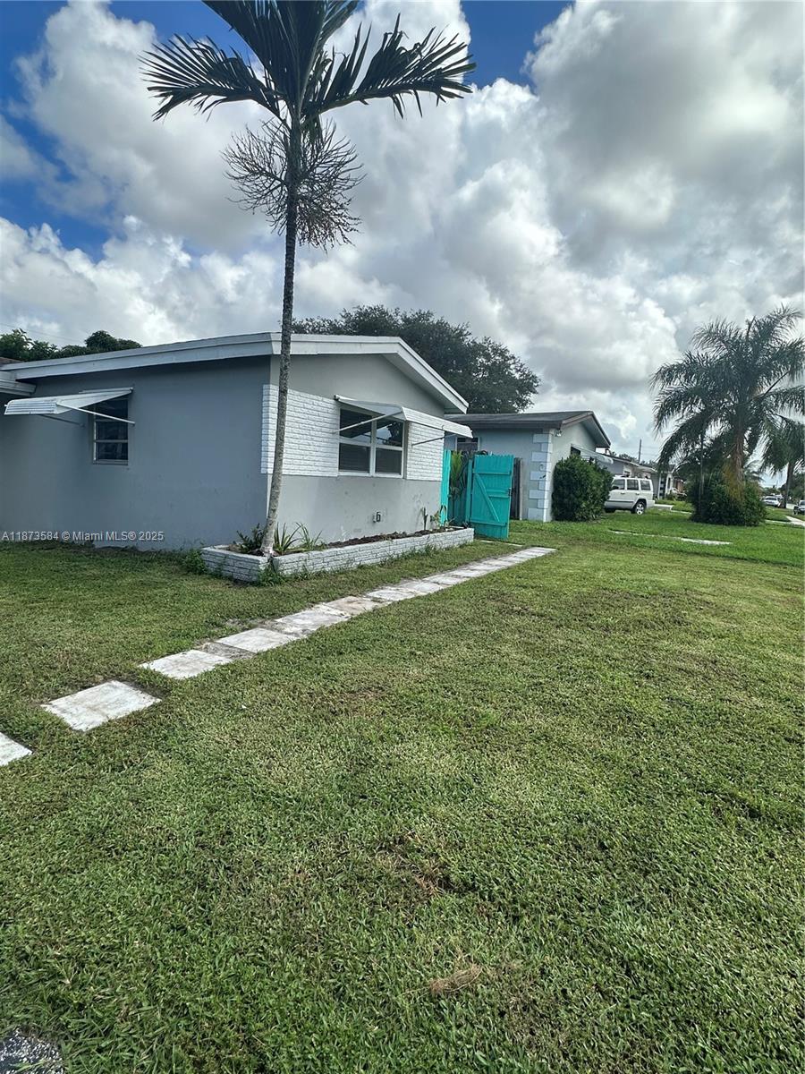 DRIFTWOOD PLAZA - Residential Lease