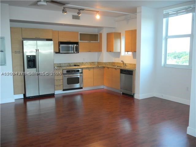 MIDTOWN LOFTS CONDO - Residential