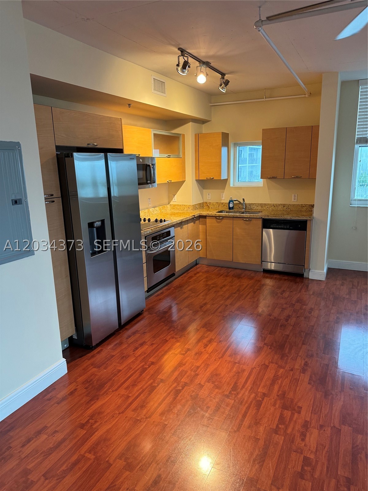 MIDTOWN LOFTS CONDO - Residential