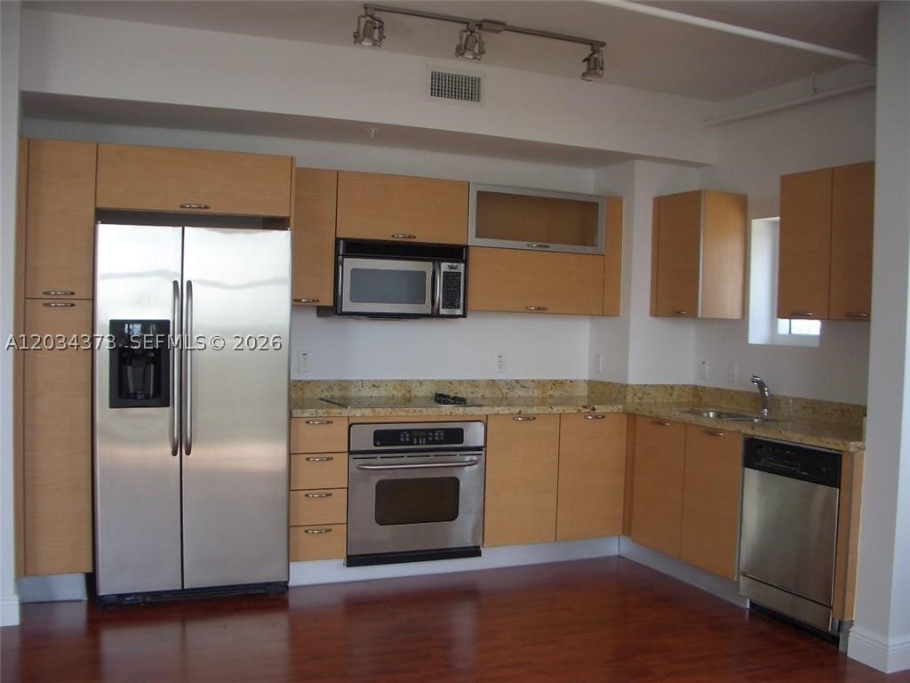 MIDTOWN LOFTS CONDO - Residential