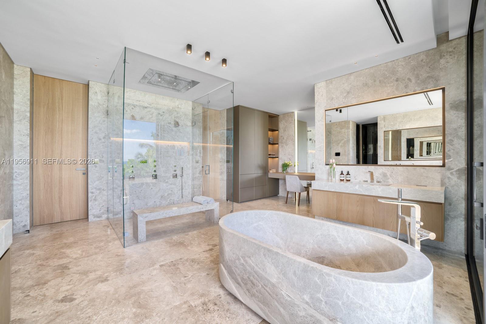 GOLDEN BEACH SEC C - Residential