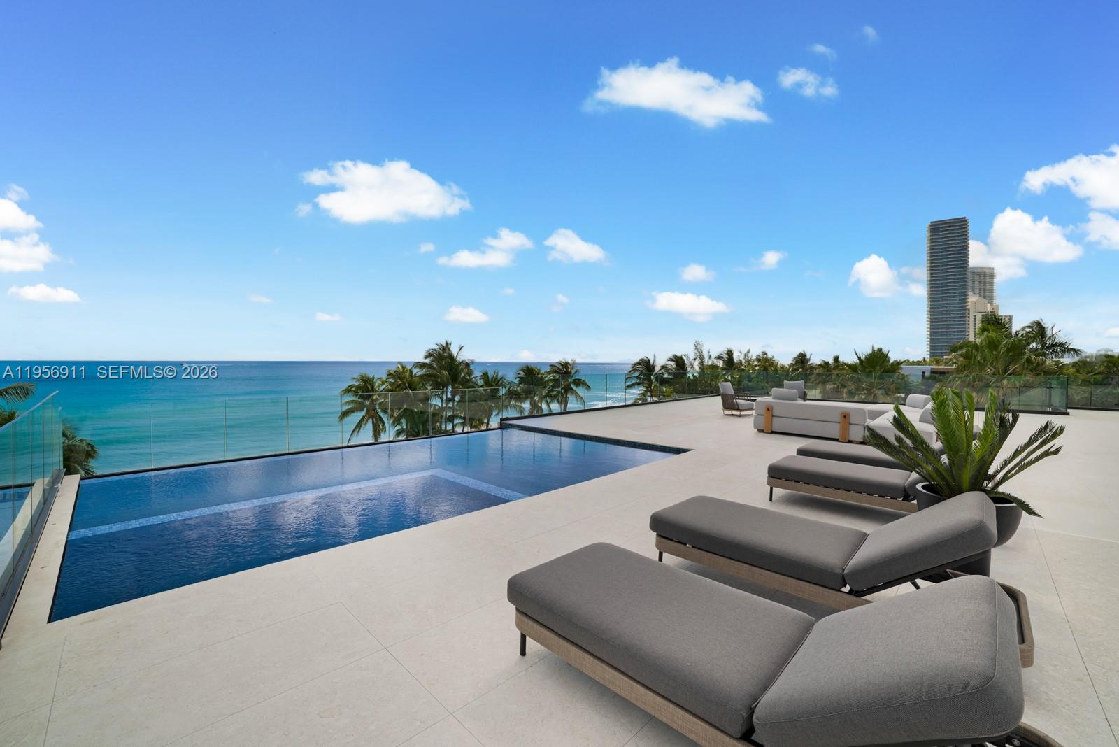 GOLDEN BEACH SEC C - Residential