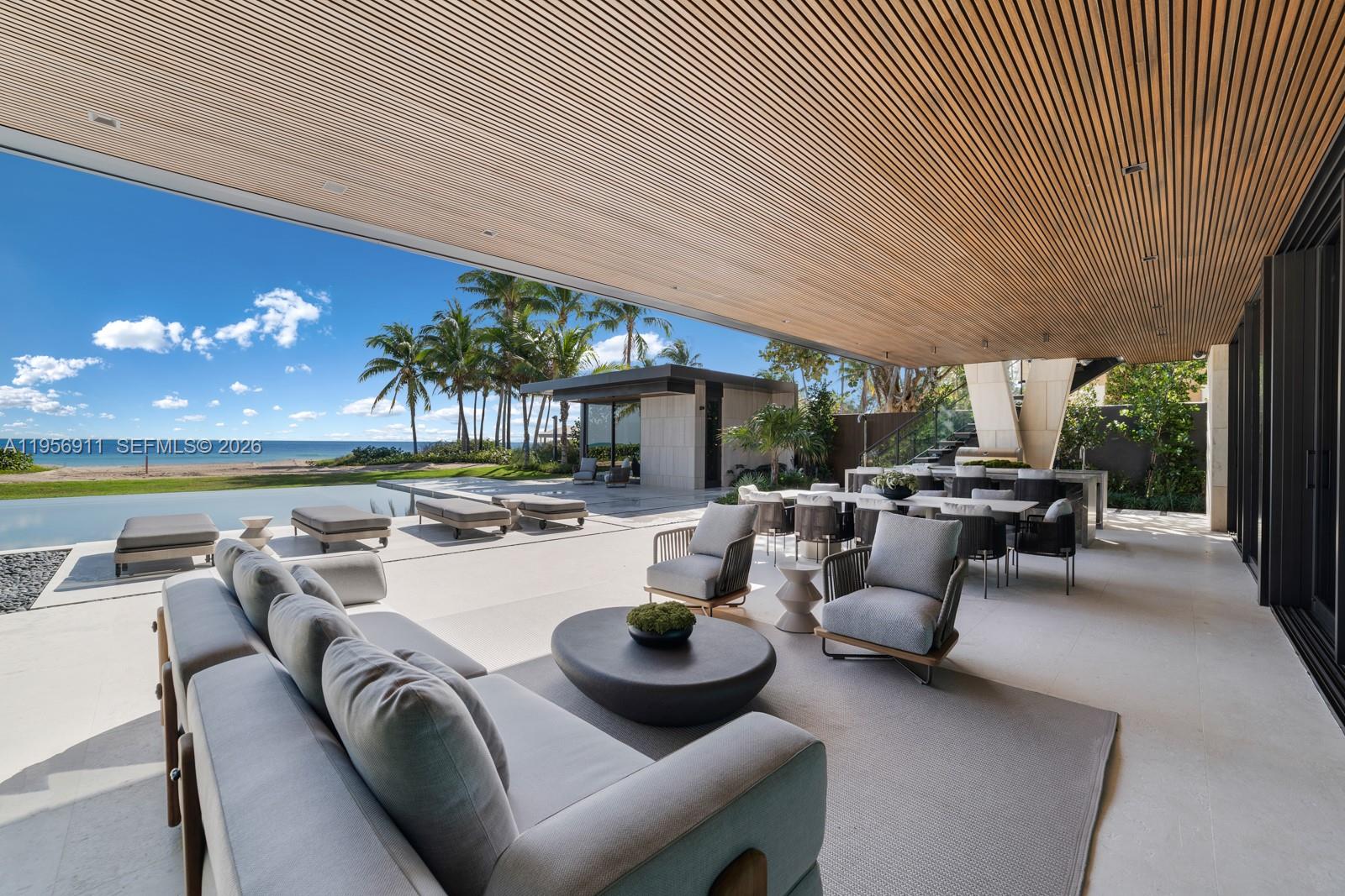 GOLDEN BEACH SEC C - Residential