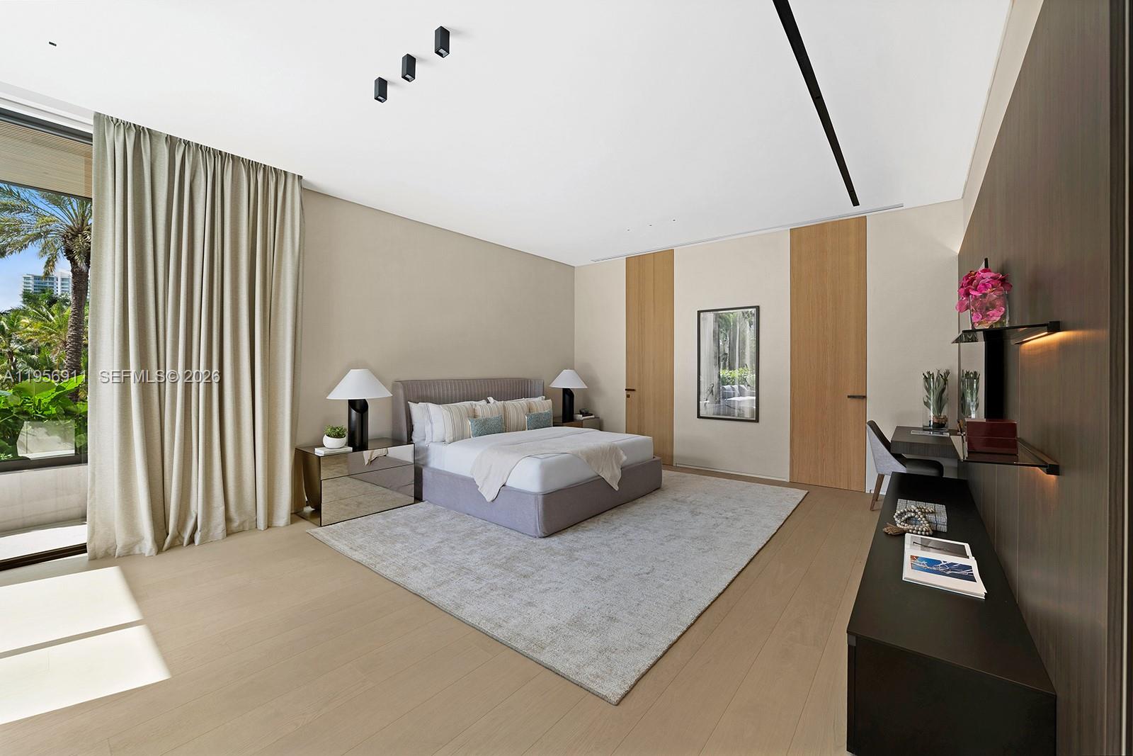 GOLDEN BEACH SEC C - Residential