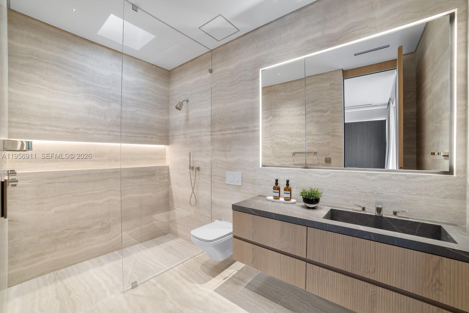 GOLDEN BEACH SEC C - Residential