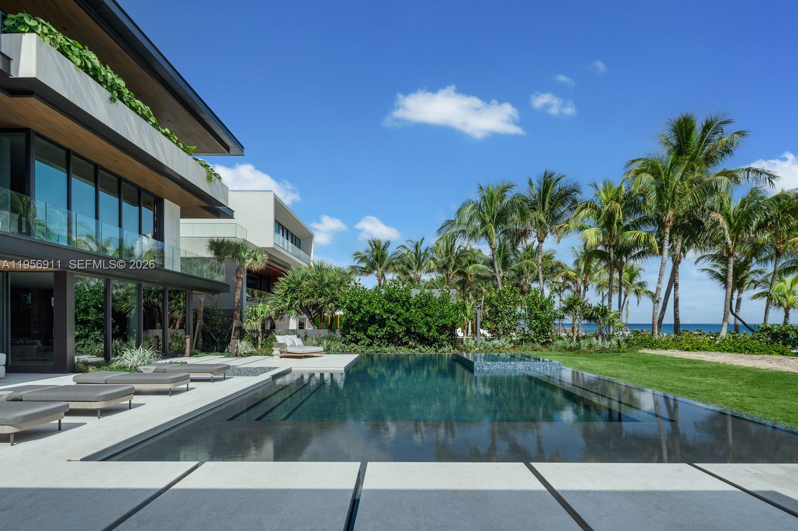 GOLDEN BEACH SEC C - Residential