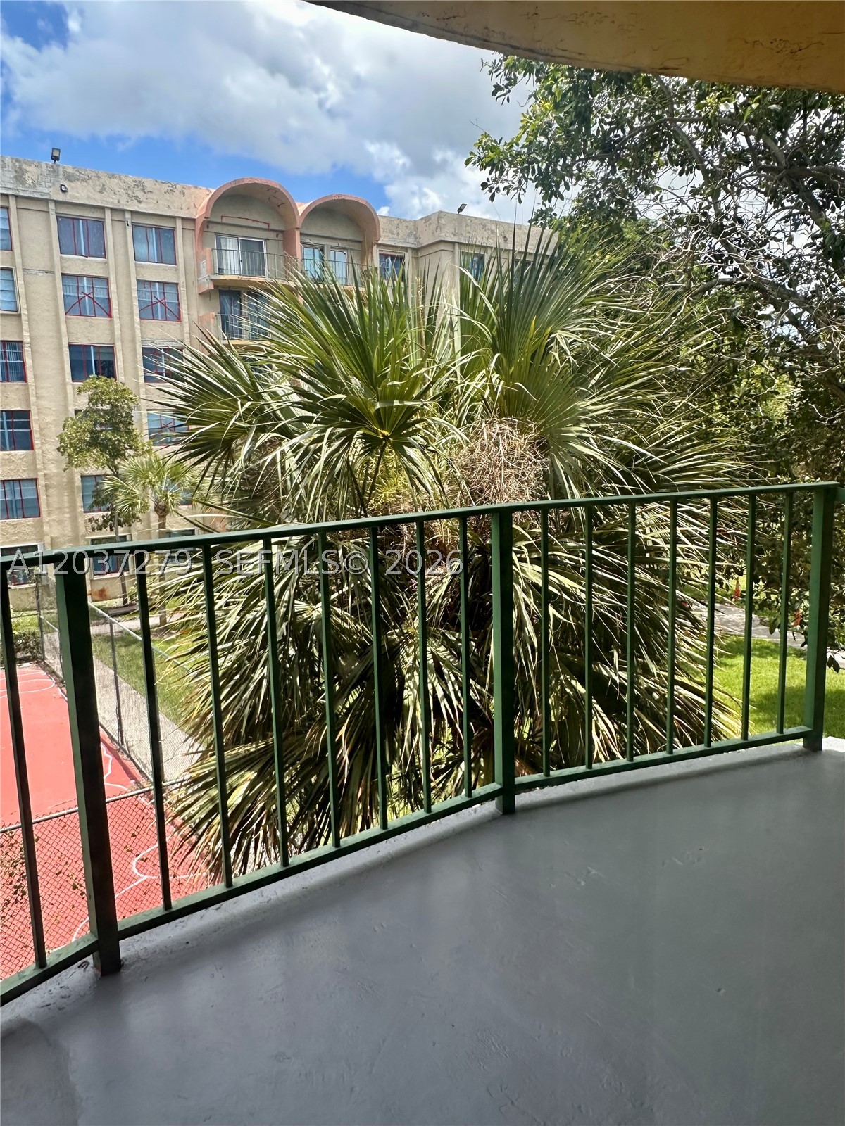 THE FOUNTAINS AT FONTAINE - Residential Lease