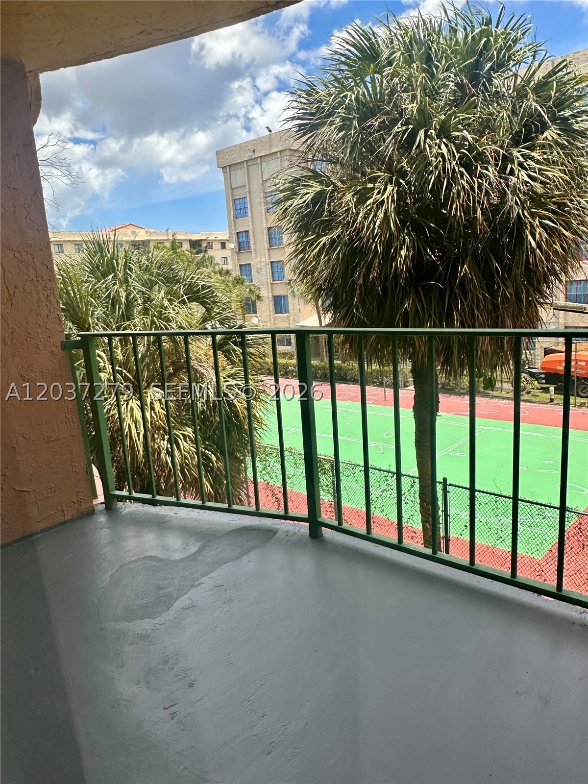 THE FOUNTAINS AT FONTAINE - Residential Lease