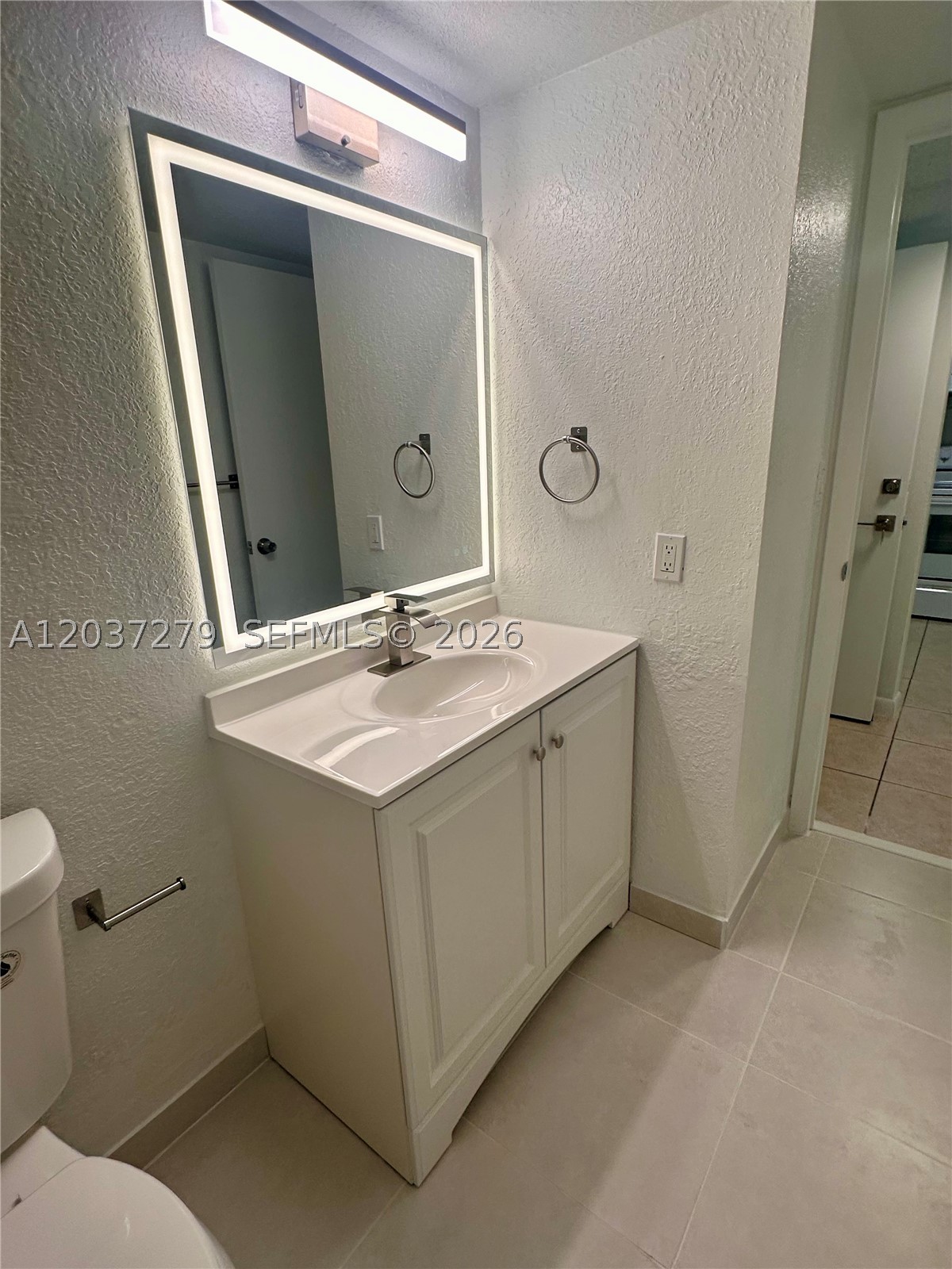THE FOUNTAINS AT FONTAINE - Residential Lease