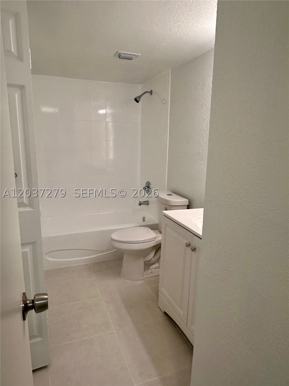 THE FOUNTAINS AT FONTAINE - Residential Lease