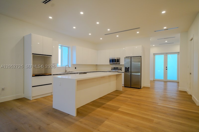 GLENROYAL SUB - Residential Lease