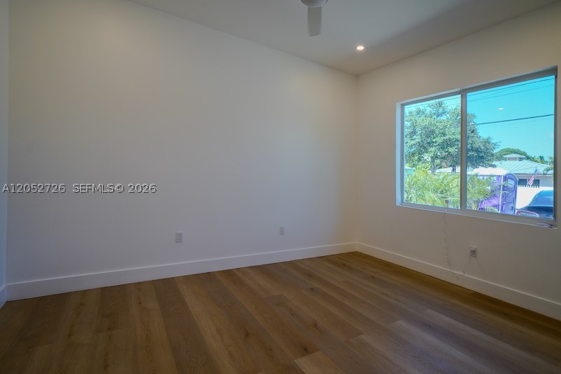 GLENROYAL SUB - Residential Lease