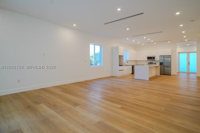 GLENROYAL SUB - Residential Lease