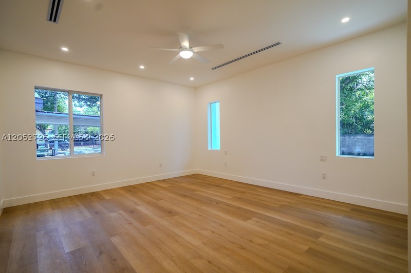 GLENROYAL SUB - Residential Lease