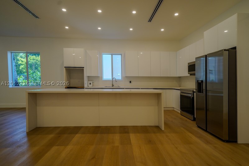 GLENROYAL SUB - Residential Lease