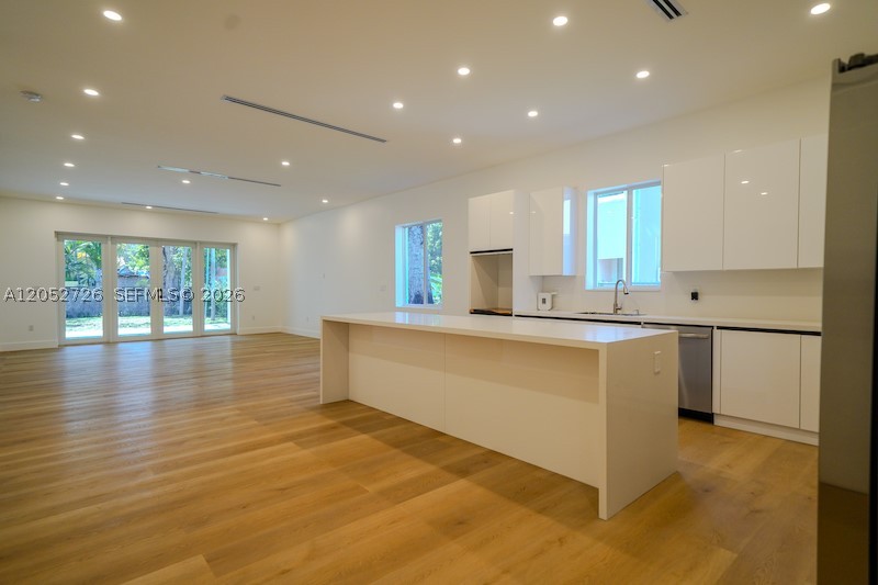 GLENROYAL SUB - Residential Lease