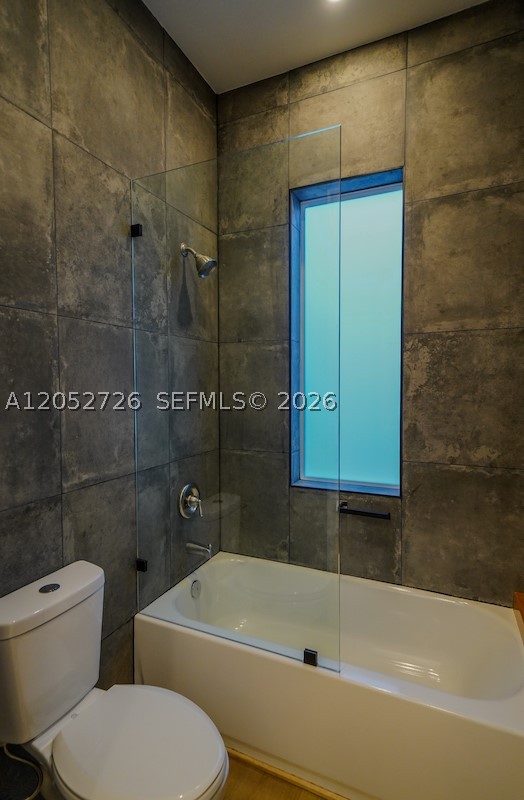 GLENROYAL SUB - Residential Lease