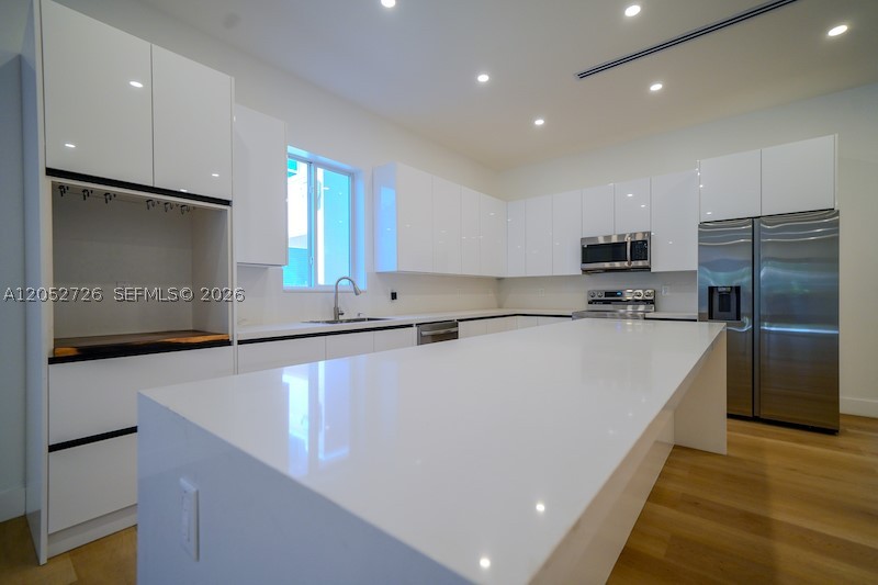 GLENROYAL SUB - Residential Lease