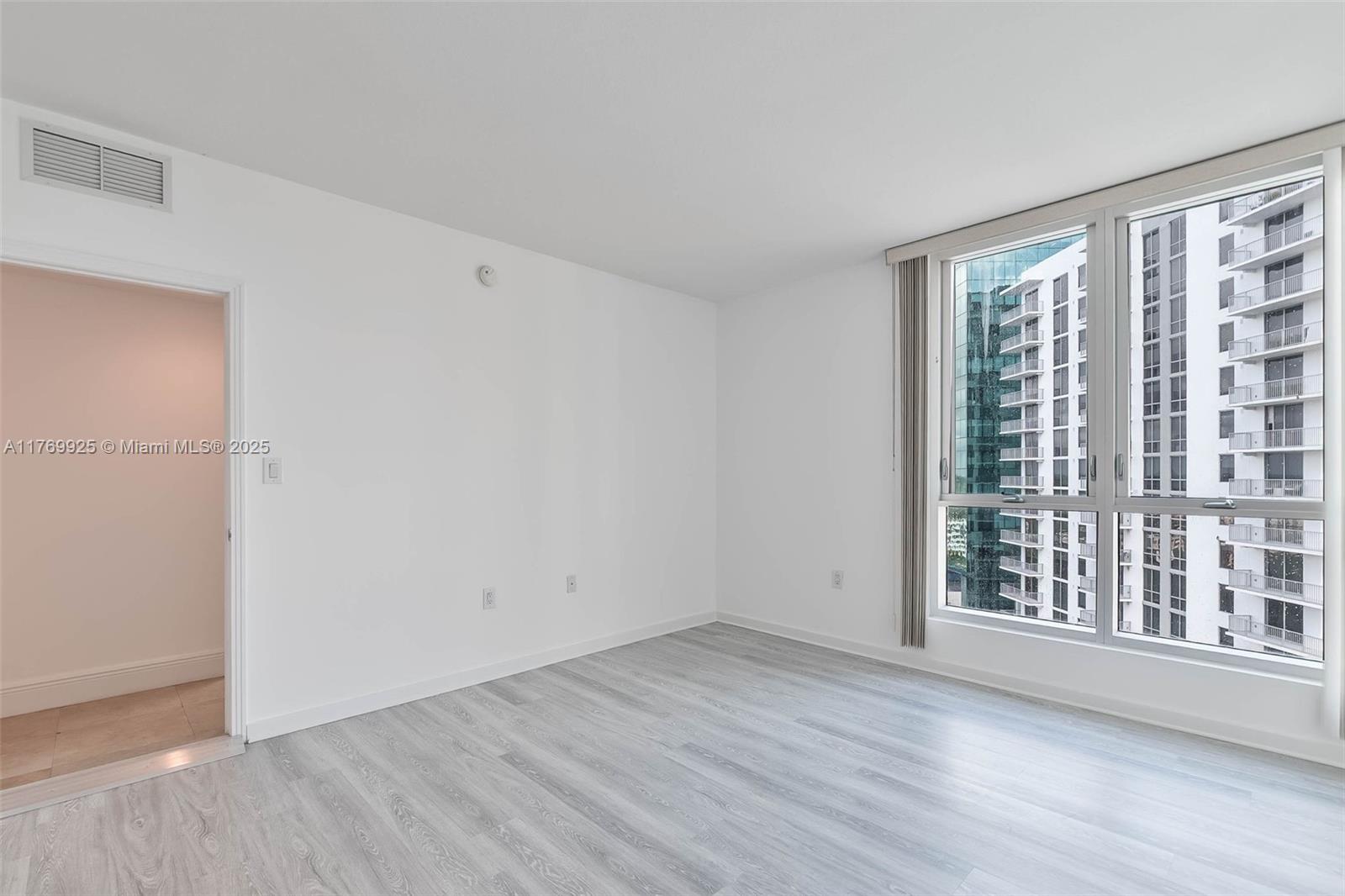 METROPOLIS II AT DADELAND - Residential Lease