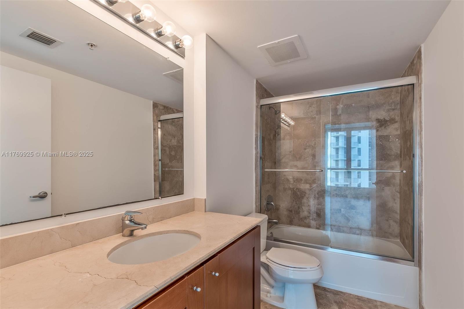 METROPOLIS II AT DADELAND - Residential Lease