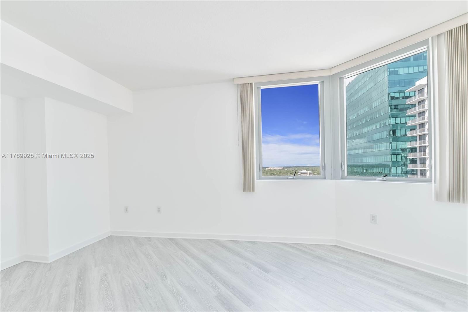 METROPOLIS II AT DADELAND - Residential Lease