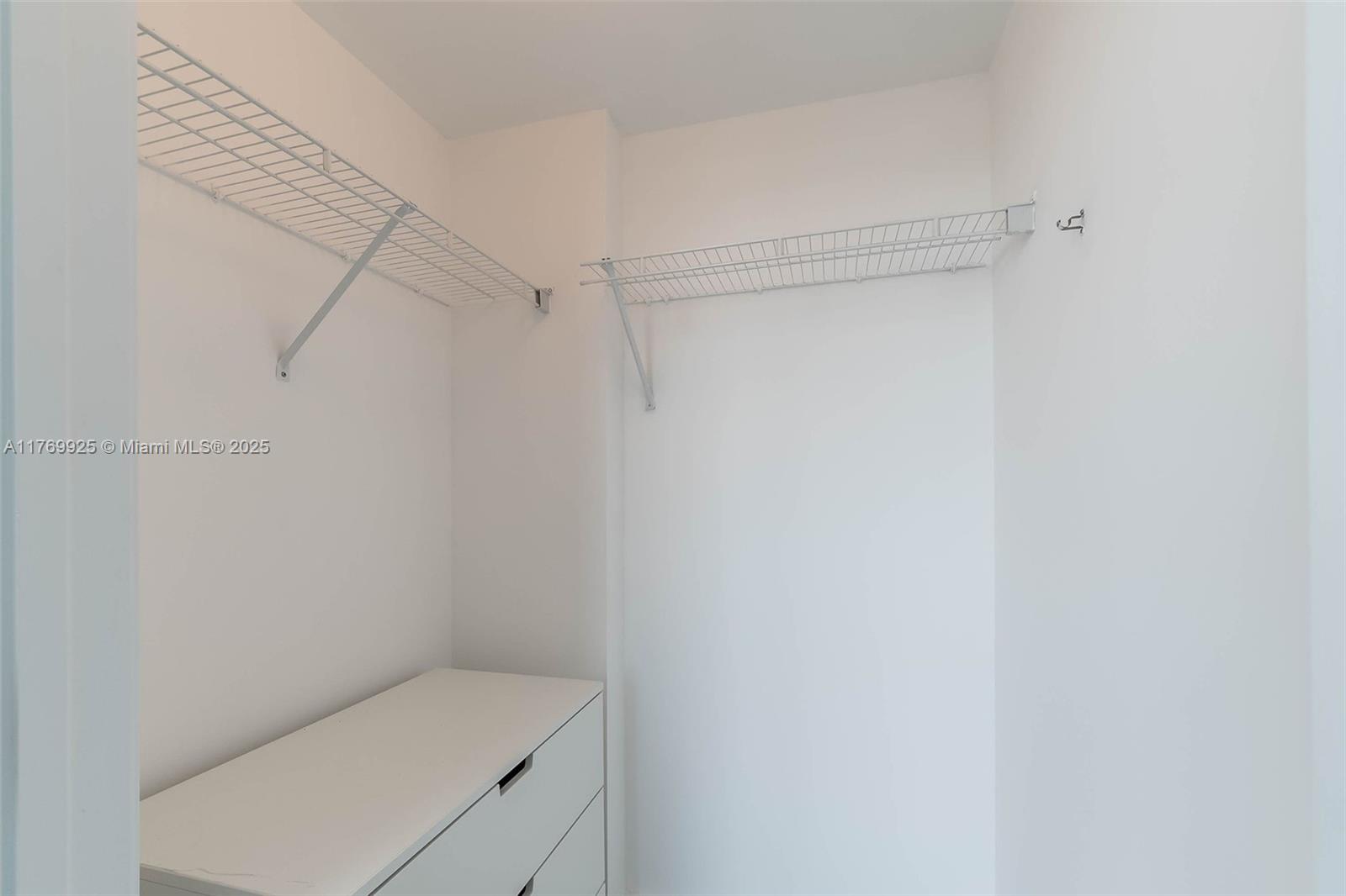 METROPOLIS II AT DADELAND - Residential Lease