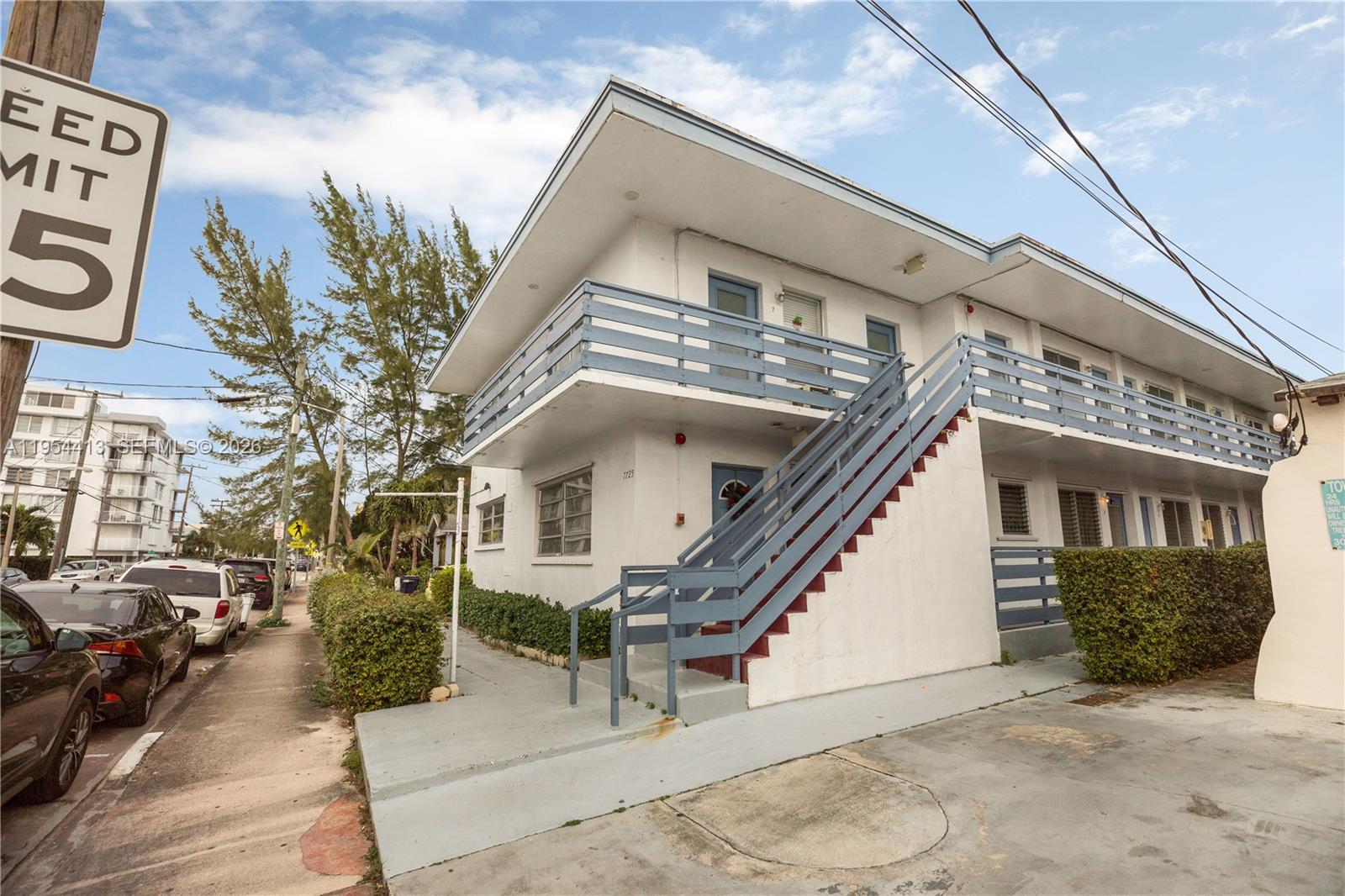 ROSE CONDO - Residential