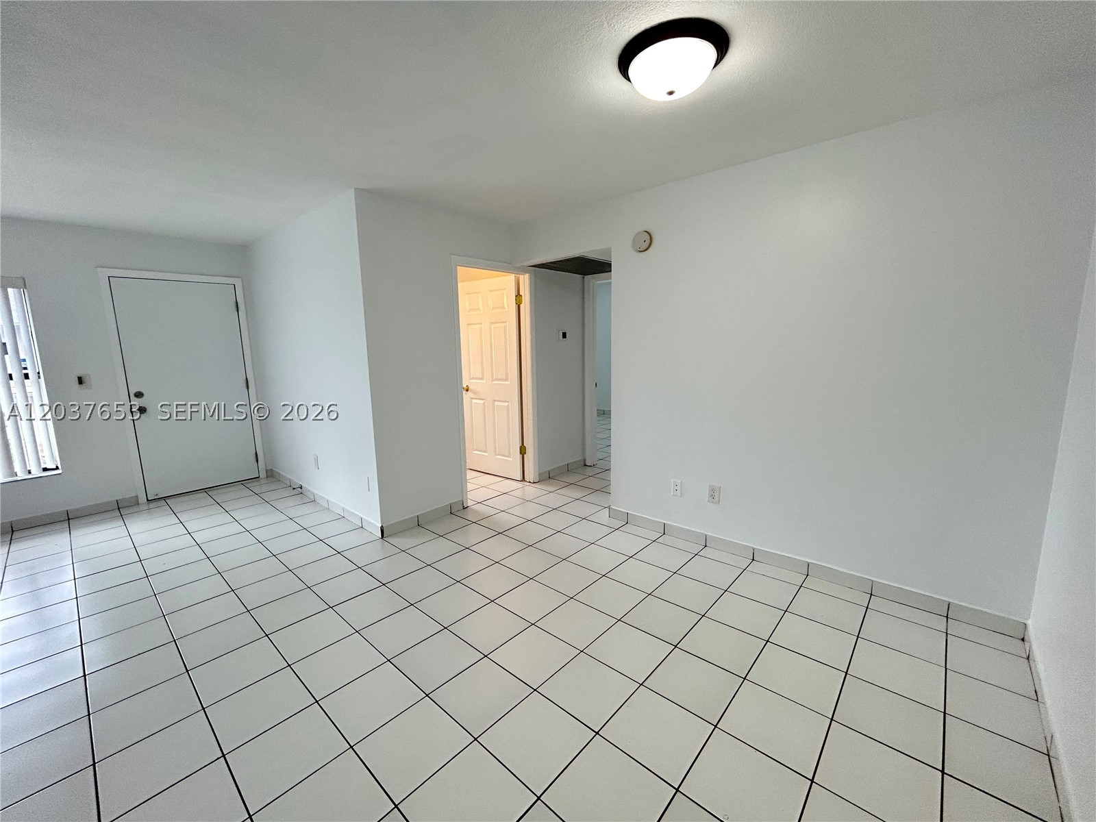 ROZLAND CONDO - Residential Lease