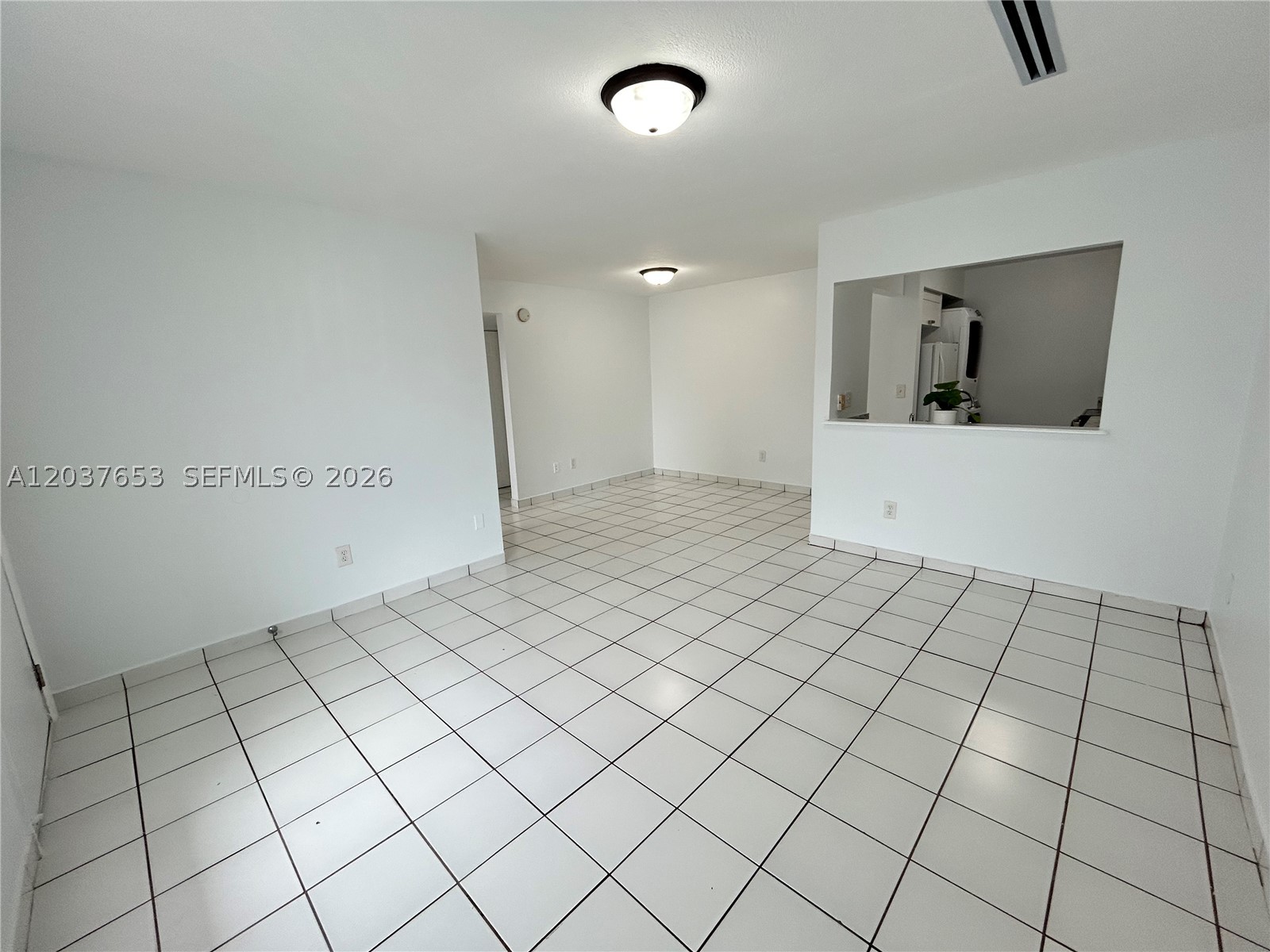 ROZLAND CONDO - Residential Lease