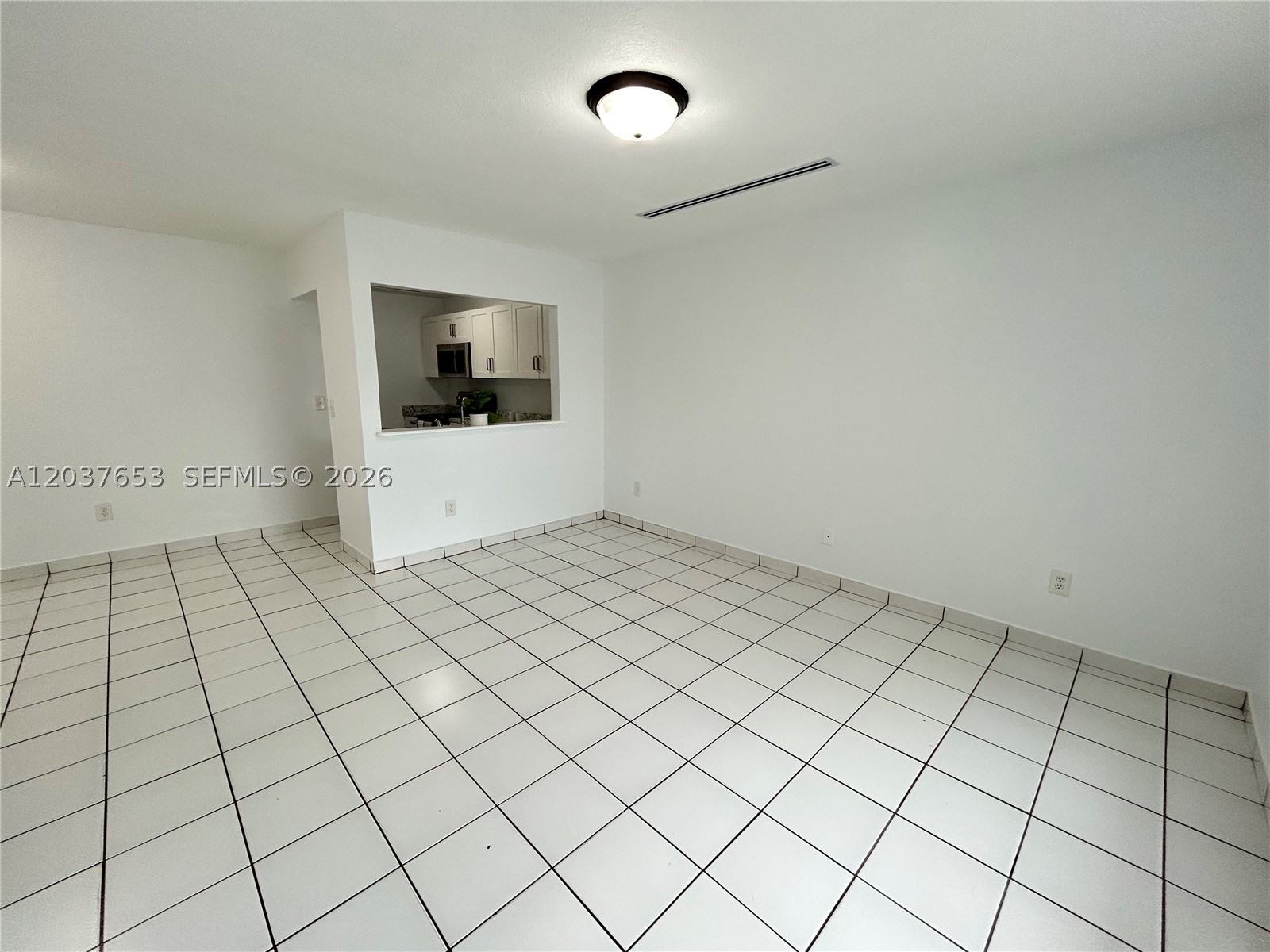 ROZLAND CONDO - Residential Lease